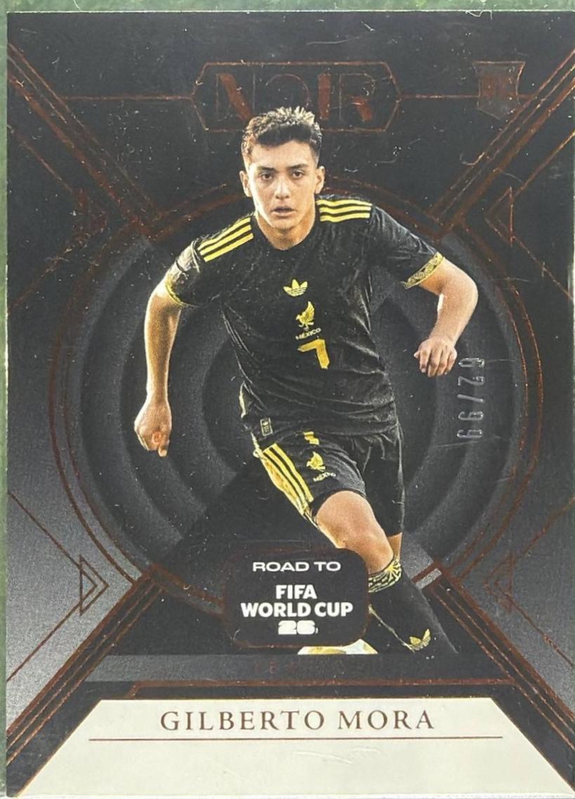 Gilberto Mora #25