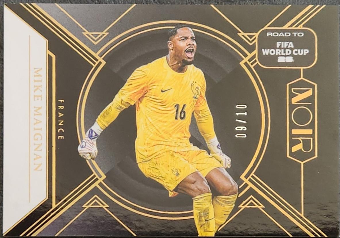 Mike Maignan [Holo Gold] #129