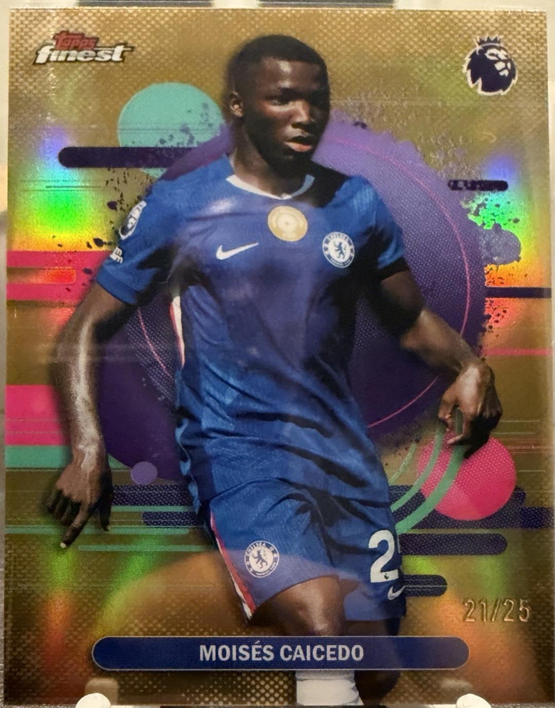 Moises Caicedo [Gold Refractor] #137