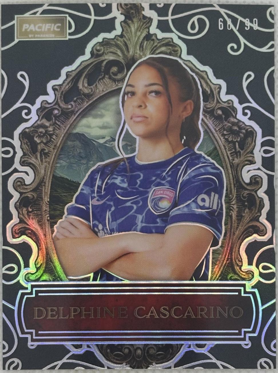 Delphine Cascarino #8