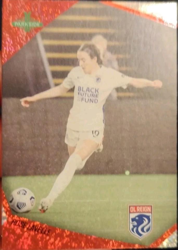 Rose Lavelle [Shimmer Foil] #215