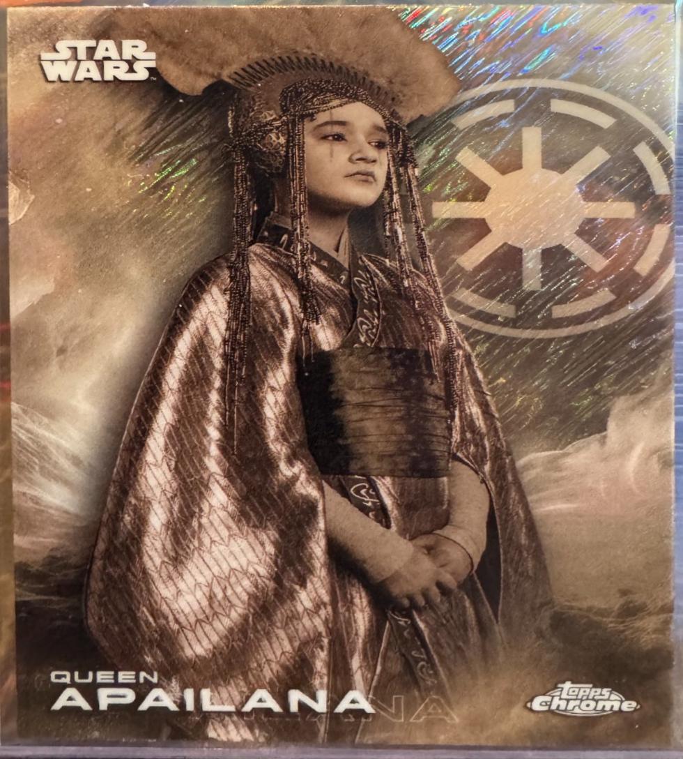 Queen Apailana [Black White Shimmer] #151