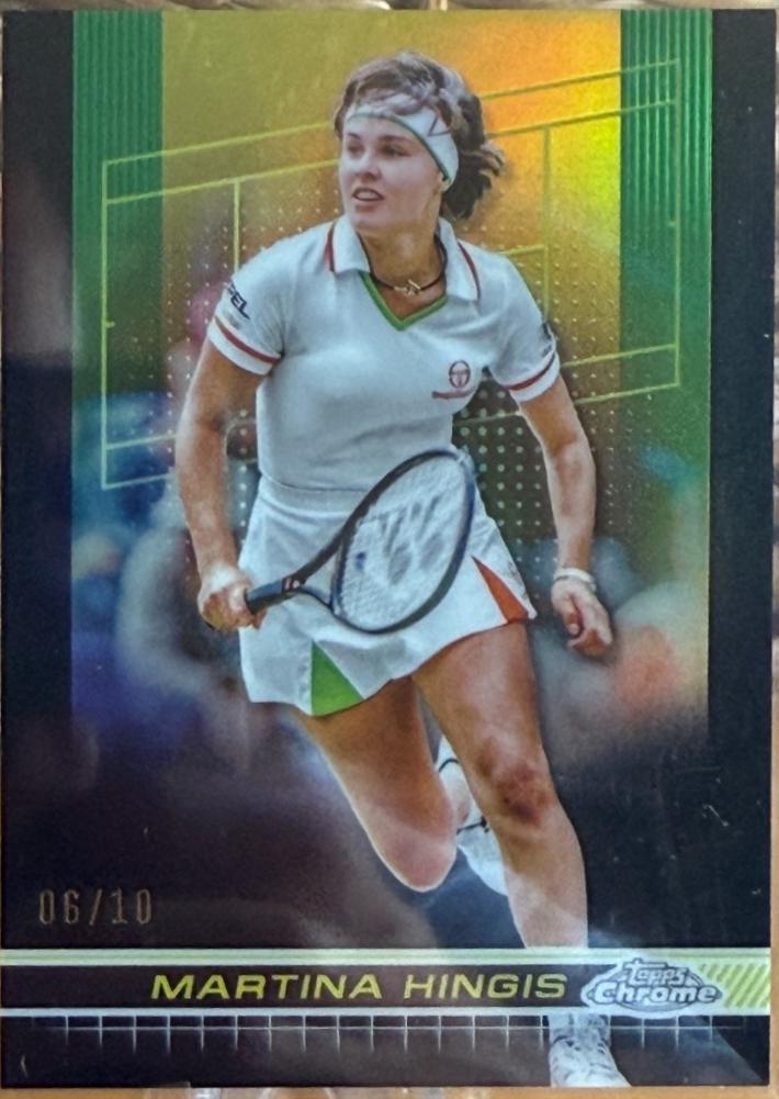 Martina Hingis [Black Refractor] #152