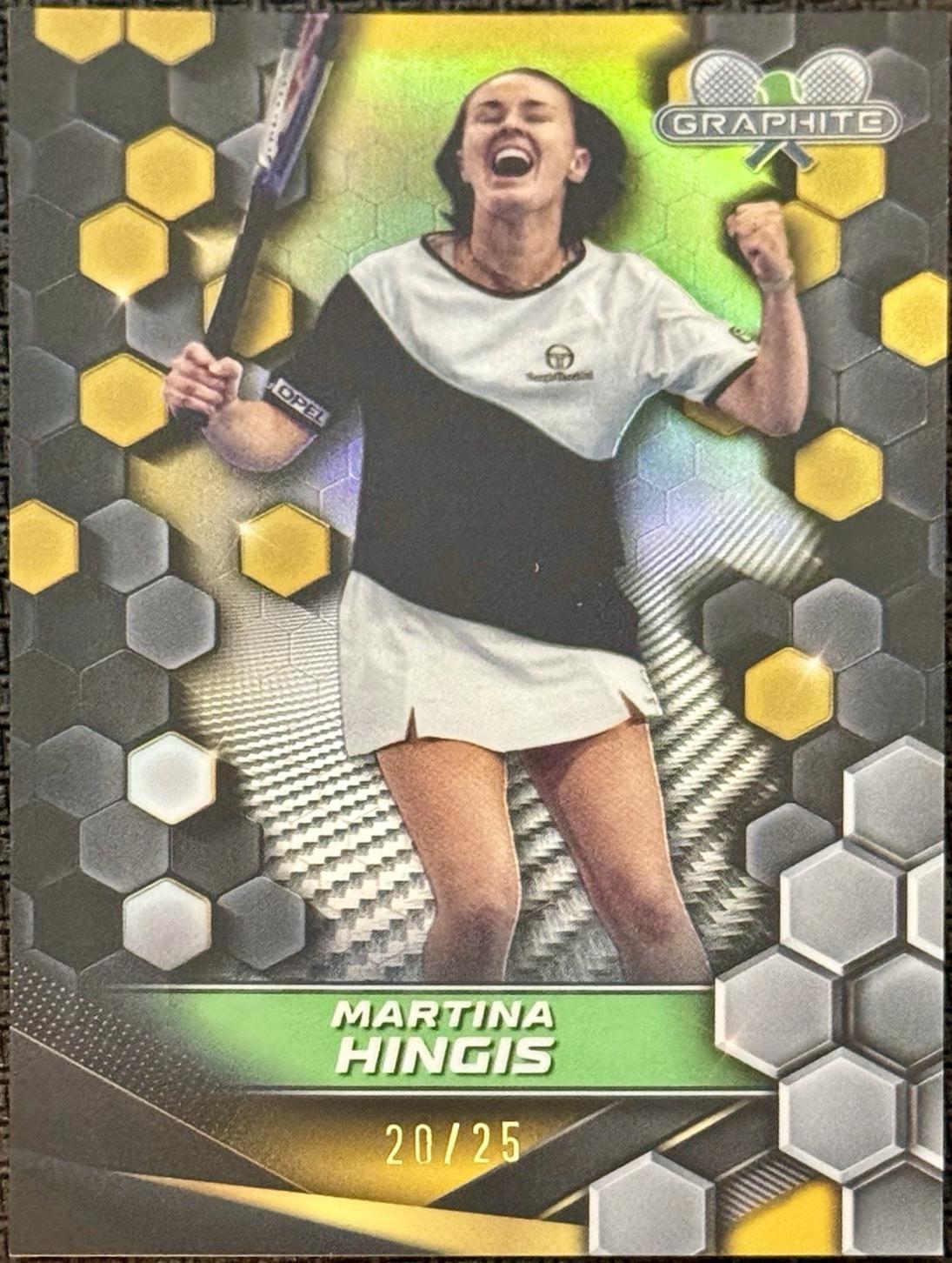 Martina Hingis [Gold Refractor] #98