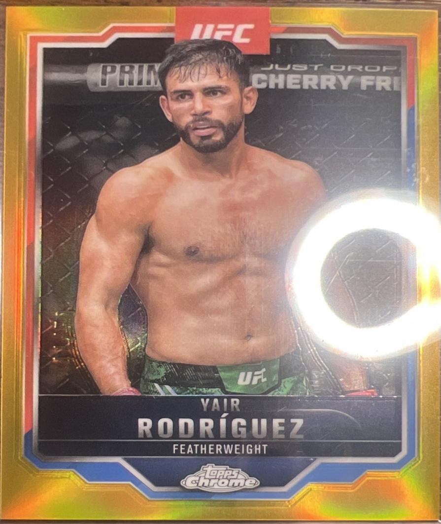 Yair Rodriguez [Gold Refractor] #95