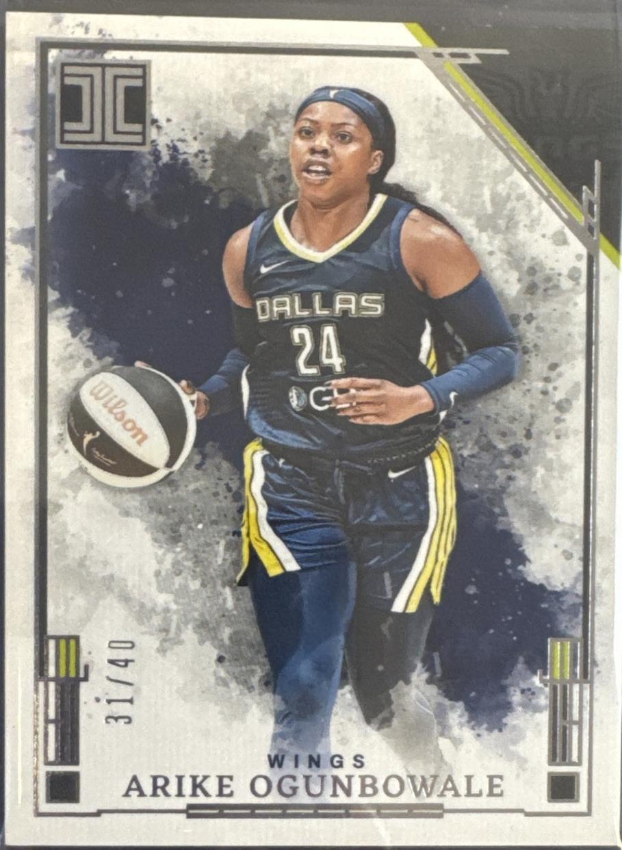 Arike Ogunbowale [Silver] #32