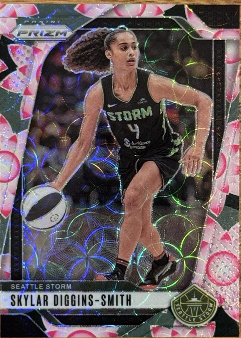 Skylar Diggins-Smith [Lotus Flower FOTL] #76