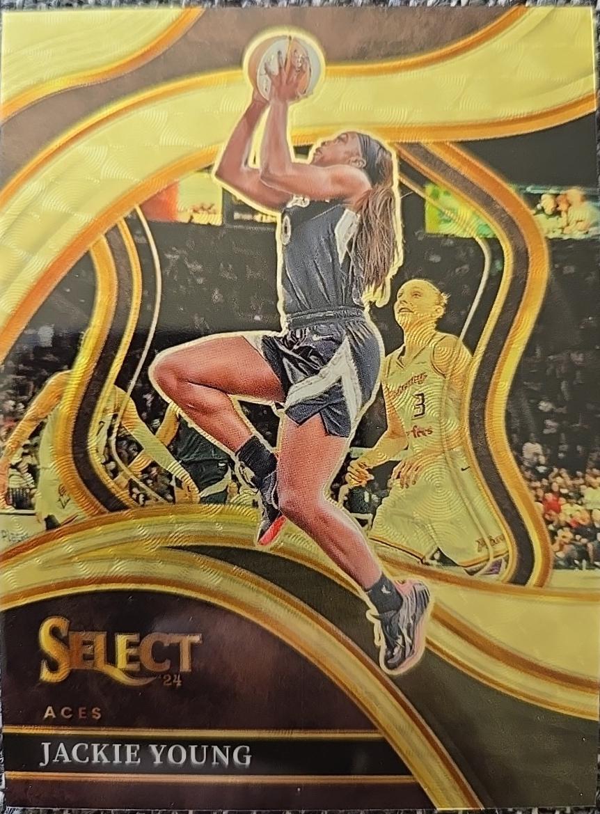 Jackie Young [Gold Vinyl Prizm] #208