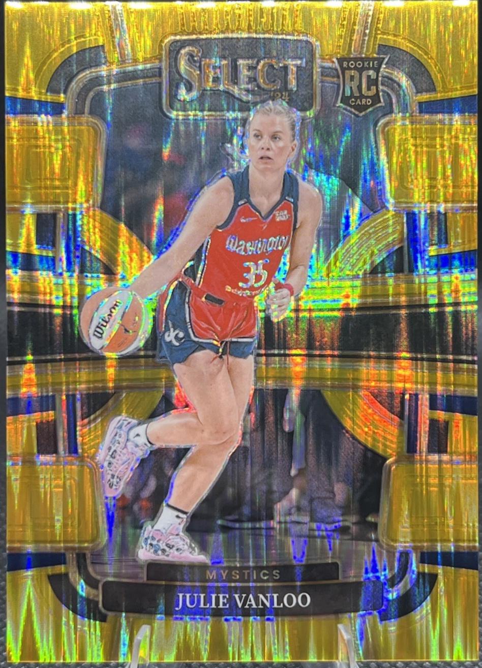 Julie Vanloo [Gold Flash Prizm] #57