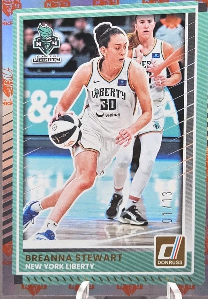 Breanna Stewart [Holo Team Logo] #63