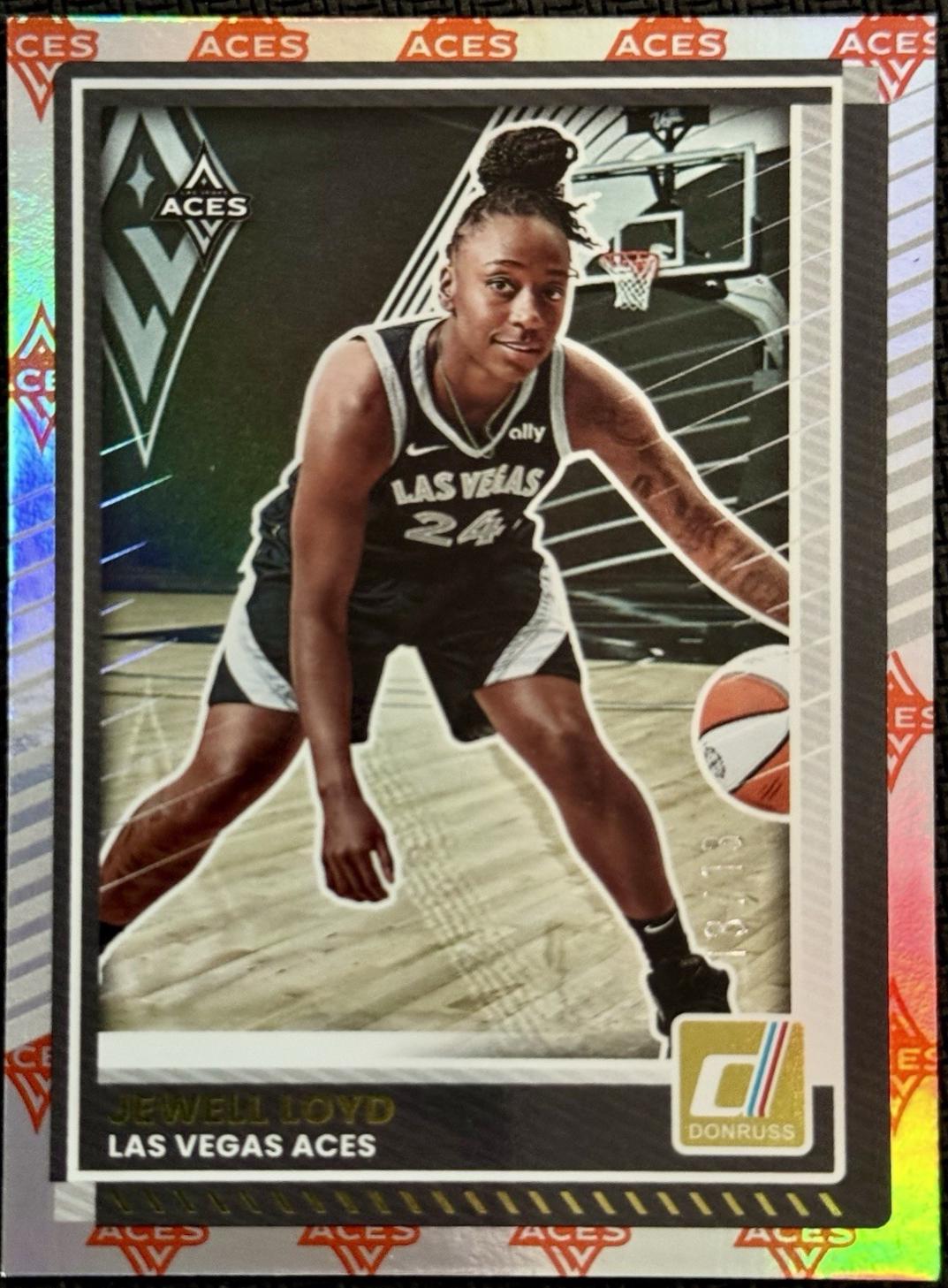 Jewell Loyd [Holo Team Logo] #23