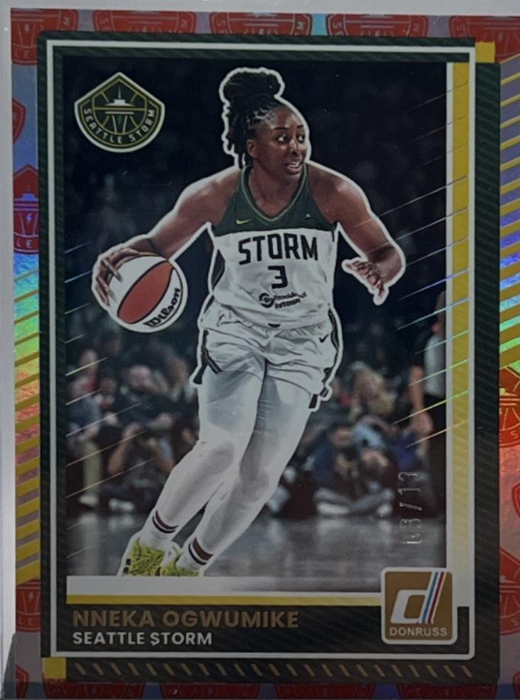 Nneka Ogwumike [Holo Team Logo] #11
