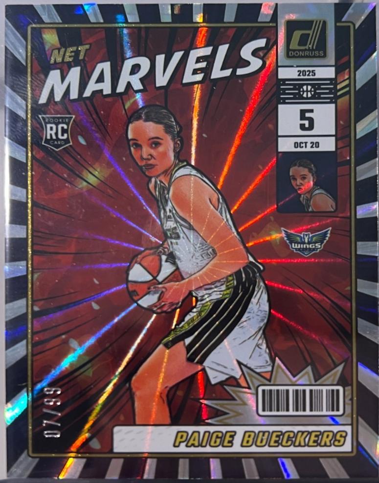 Paige Bueckers [Holo Laser] #23