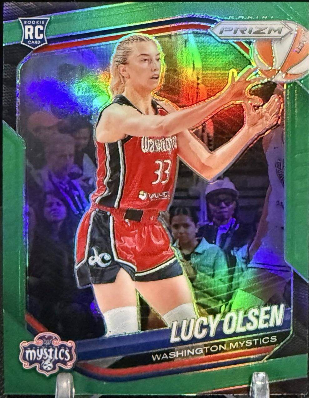 Lucy Olsen [Green] #104