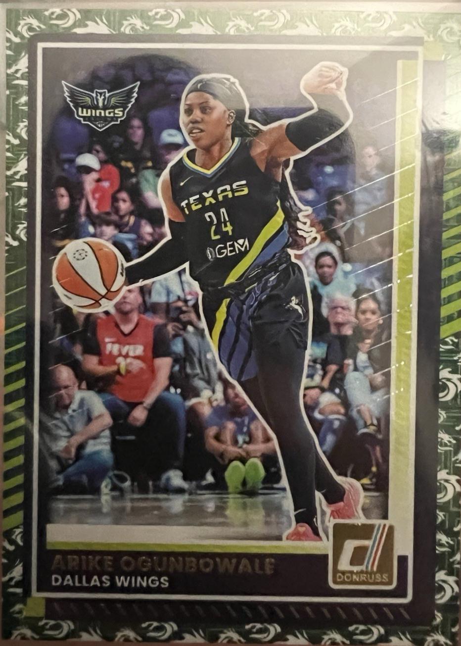 Arike Ogunbowale [Green Shimmer] #39