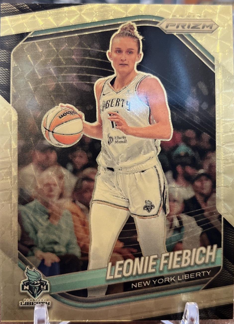Leonie Fiebich [Gold] #74