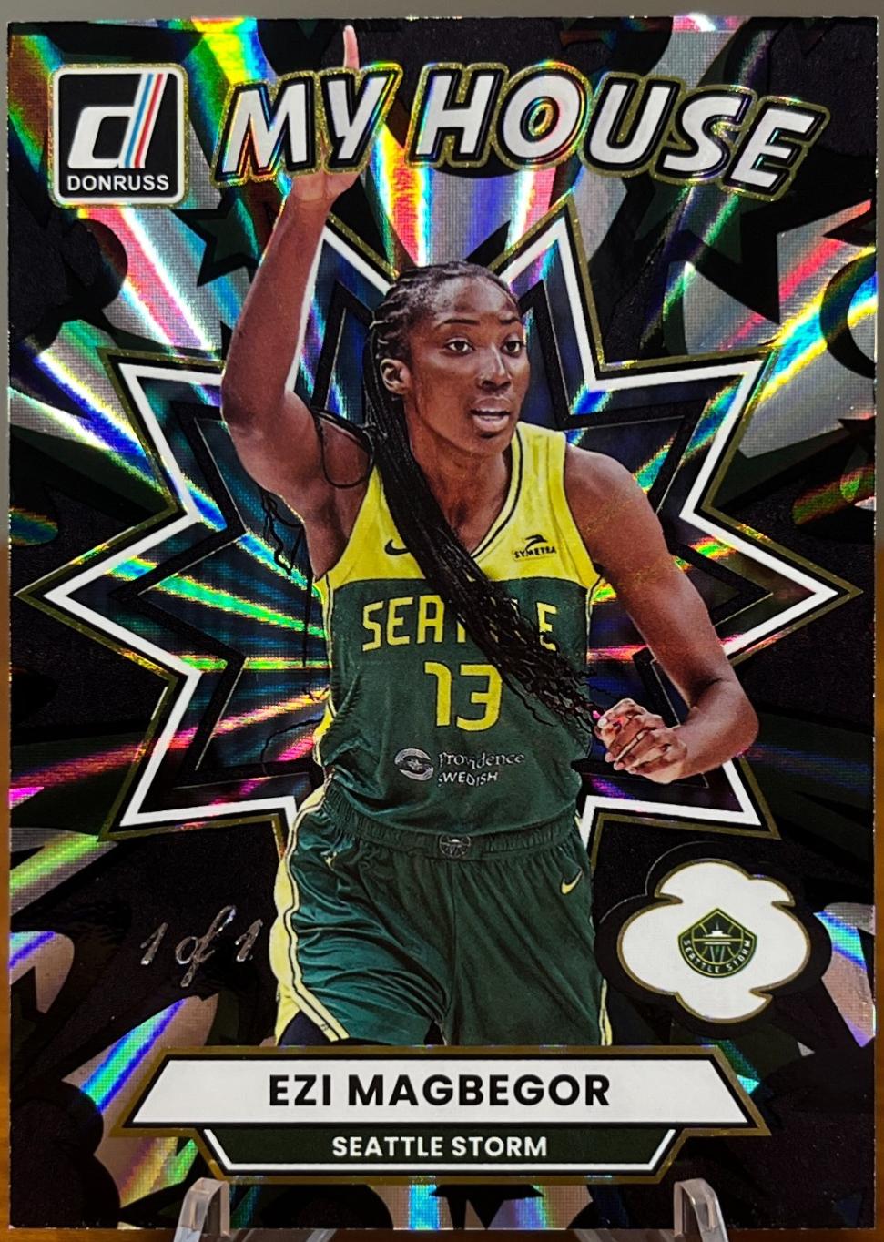 Ezi Magbegor [Holo Black Laser] #9
