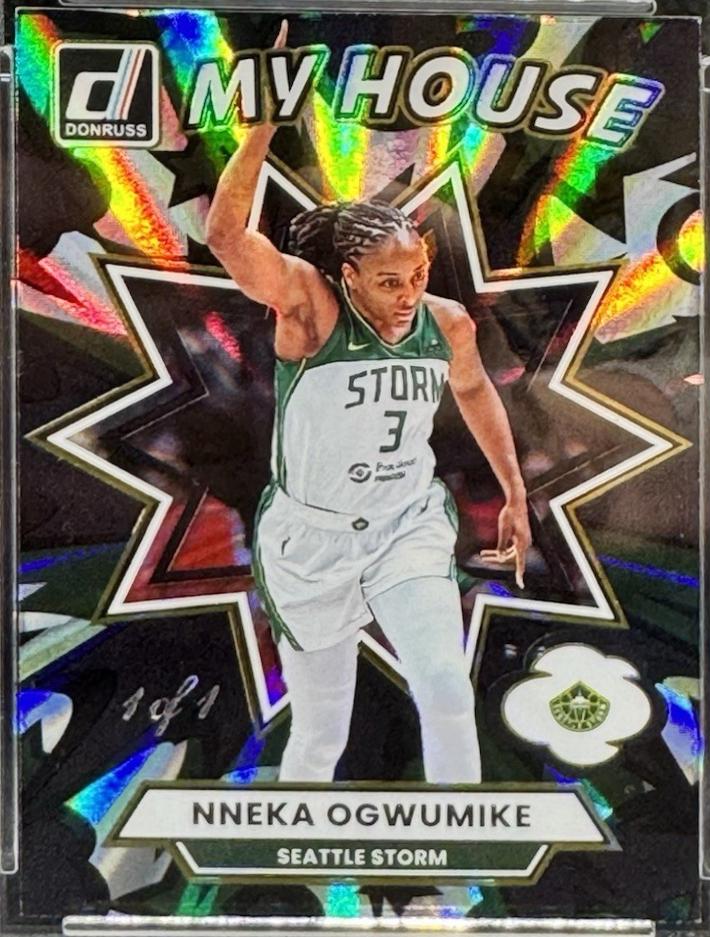 Nneka Ogwumike [Holo Black Laser] #7