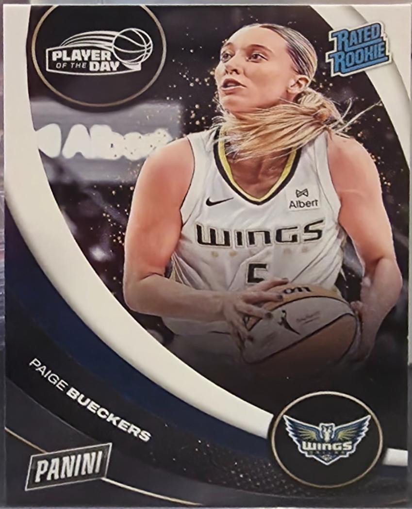 Paige Bueckers #49