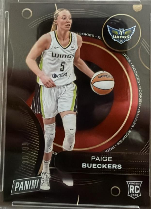Paige Bueckers [Red] #80