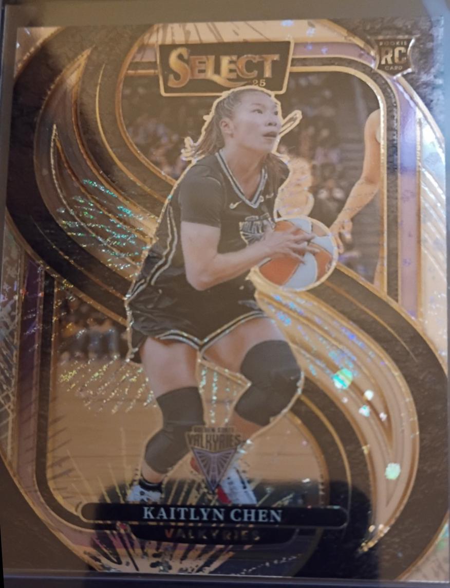 Kaitlyn Chen [Silver Party Prizm] #104