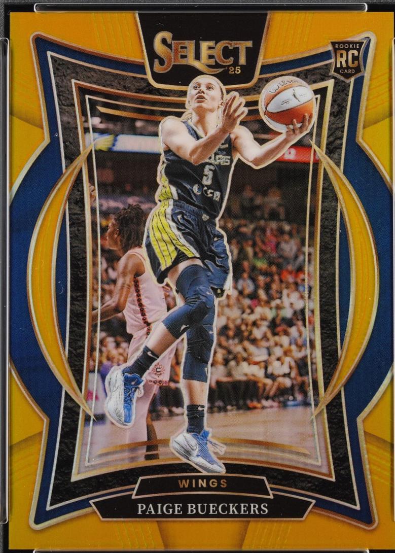 Paige Bueckers [Gold Prizm] #25
