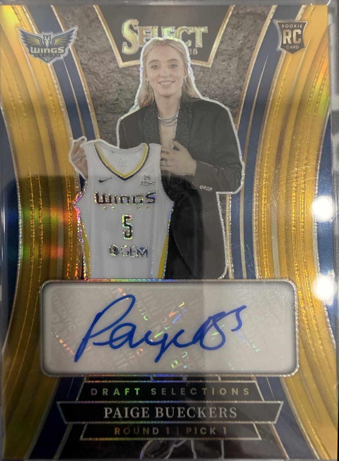 Paige Bueckers [Gold] #1