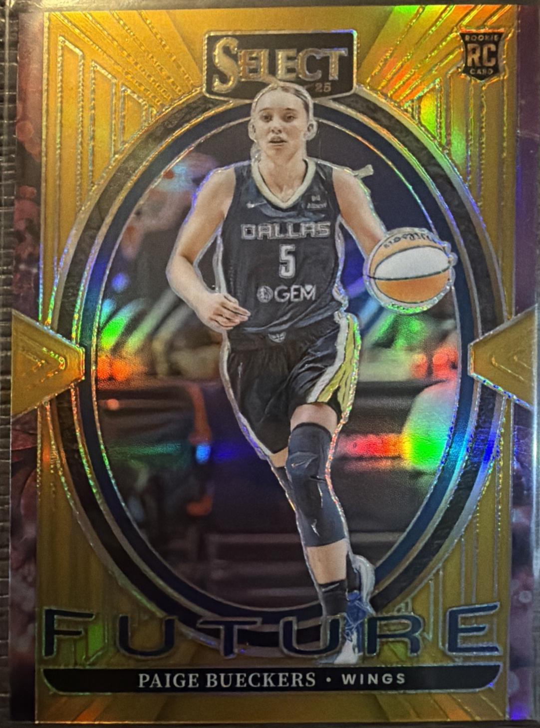 Paige Bueckers [Gold] #1