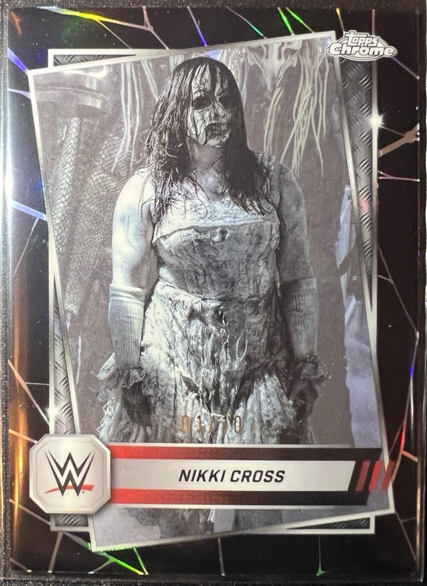 Nikki Cross [Black Refractor] #75