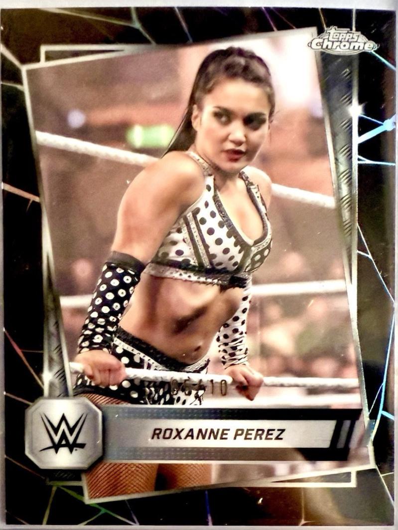 Roxanne Perez [Black Refractor] #44