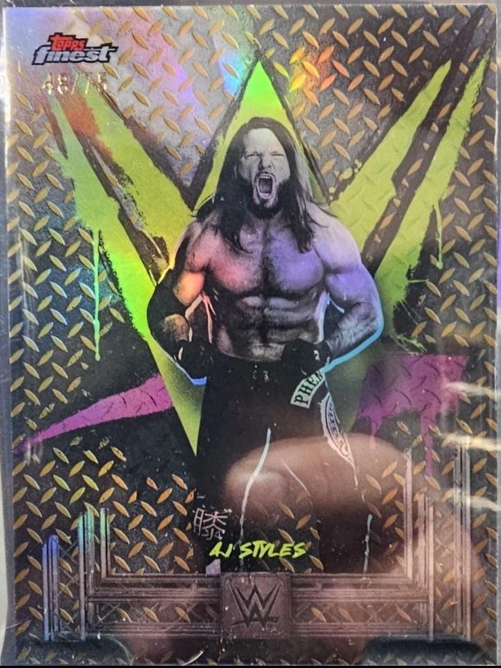 AJ Styles [Gold Refractor] #23