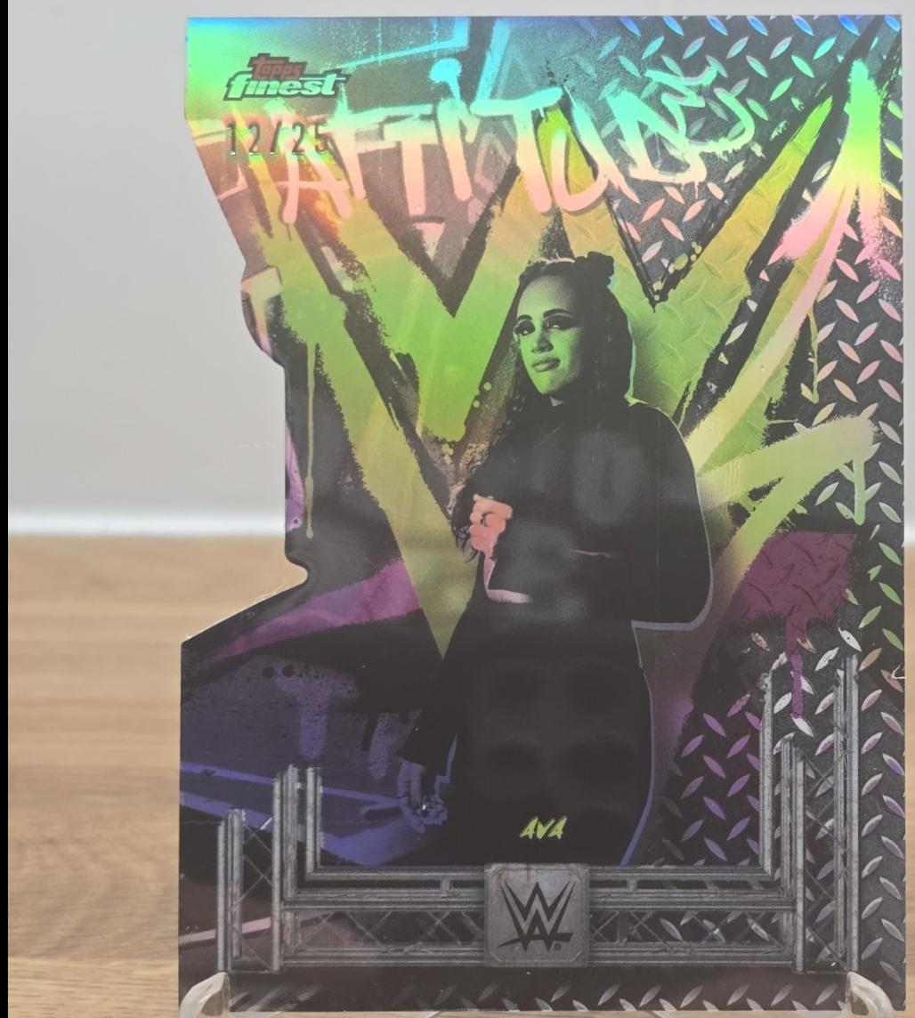 Ava [Die-Cut Refractor] #286