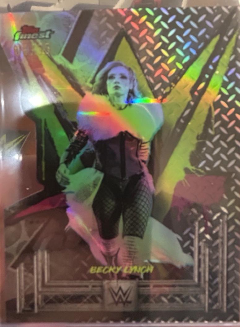Becky Lynch [Die-Cut Refractor] #163