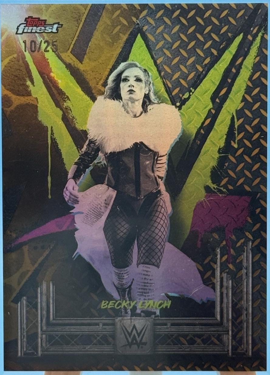 Becky Lynch [Gold Refractor] #163