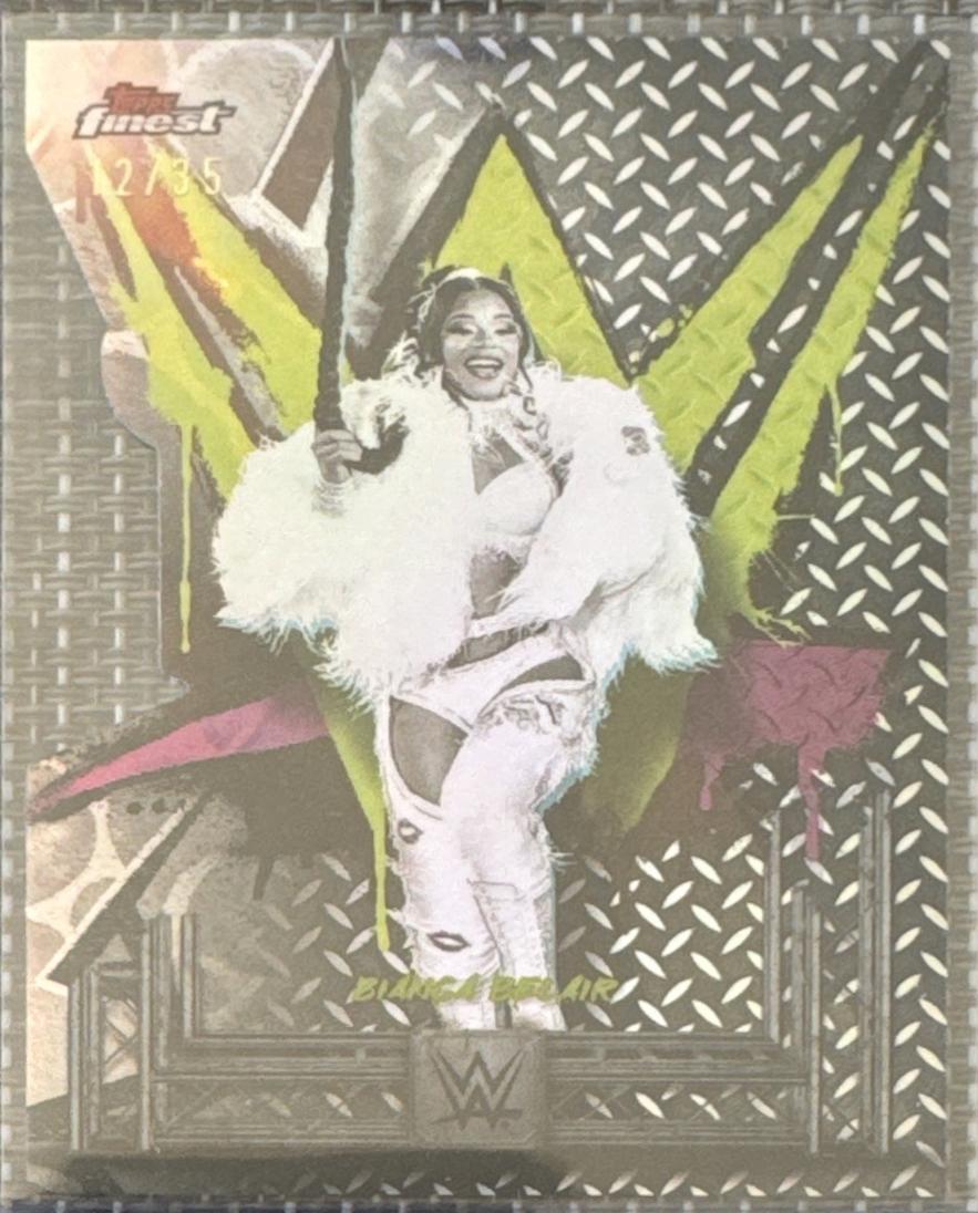 Bianca Belair [Die-Cut Refractor] #140