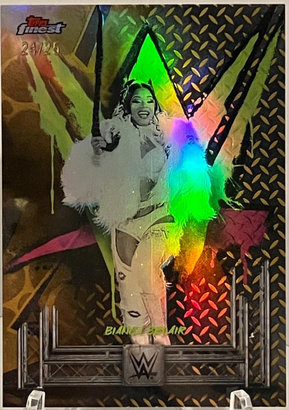 Bianca Belair [Gold Refractor] #140