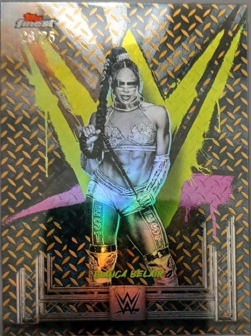 Bianca Belair [Gold Refractor] #40