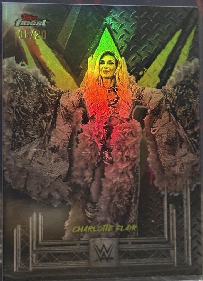 Charlotte Flair [Black Refractor] #106