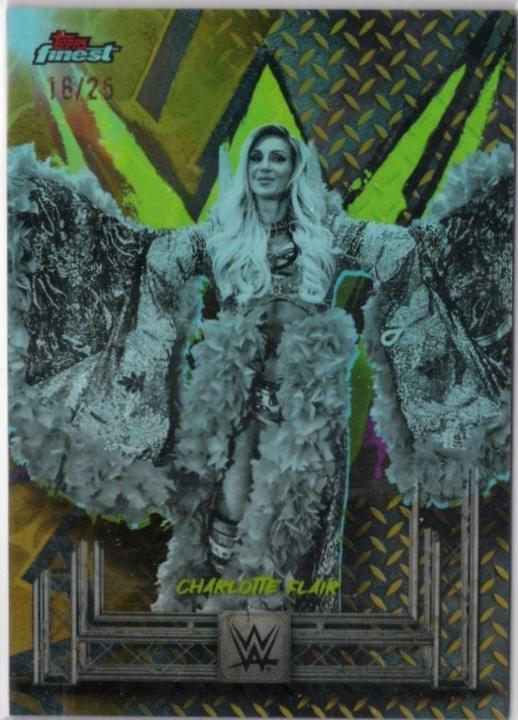 Charlotte Flair [Gold Refractor] #106