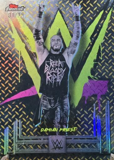 Damian Priest [Gold Refractor] #52