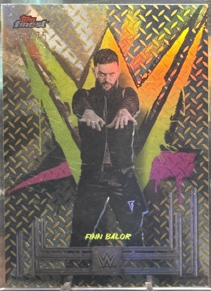 Finn Balor [Gold Refractor] #37