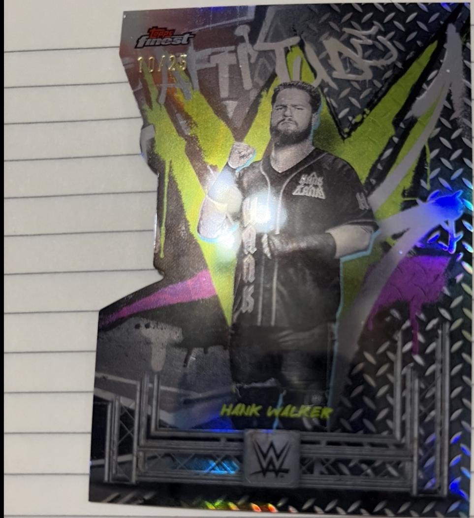 Hank Walker [Die-Cut Refractor] #209