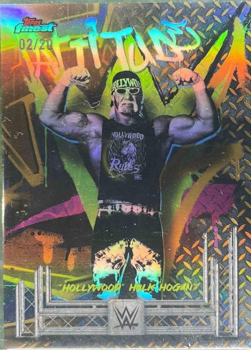 Hollywood Hulk Hogan™ [Gold Refractor] #285