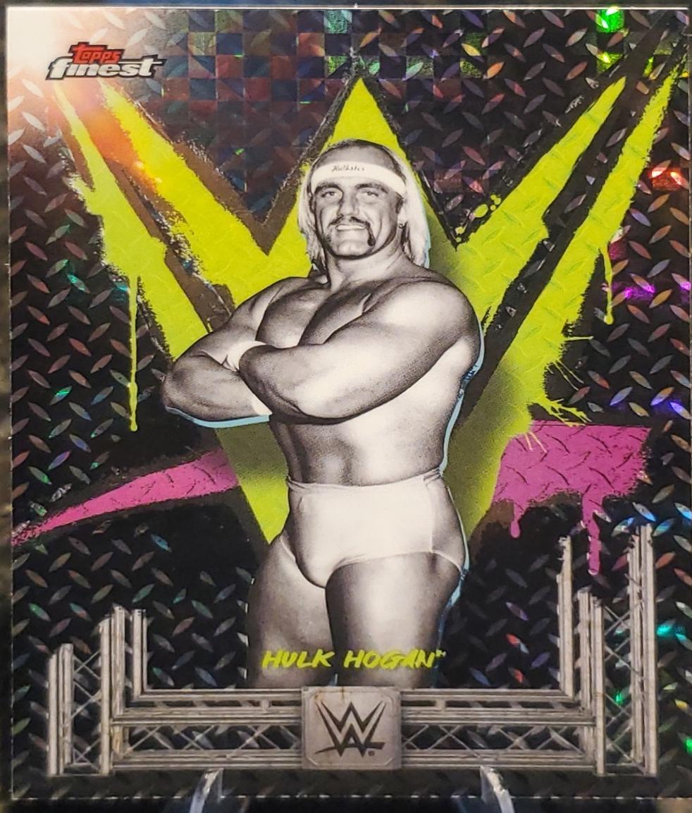 Hulk Hogan™ [Checkerboard Refractor] #85