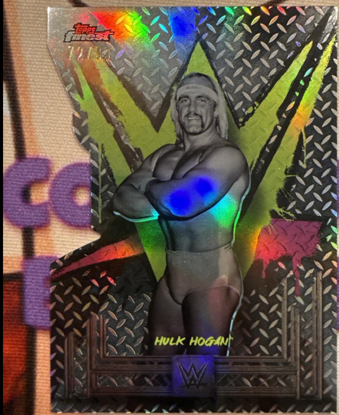 Hulk Hogan™ [Die-Cut Refractor] #85