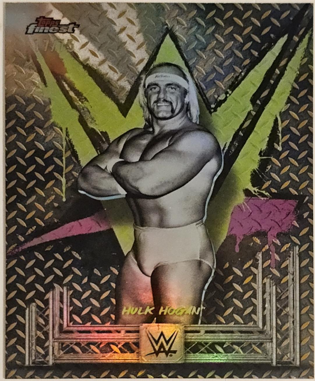 Hulk Hogan™ [Gold Refractor] #85