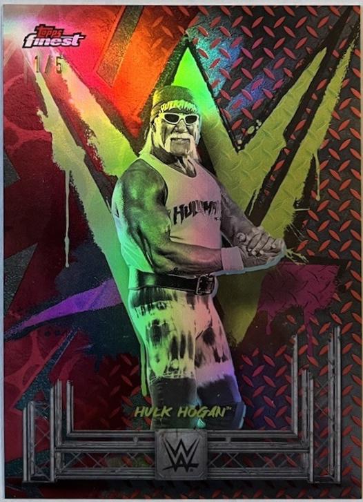 Hulk Hogan™ [Red Refractor] #185