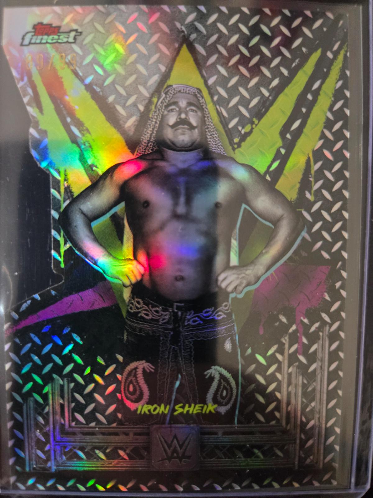 Iron Sheik [Die-Cut Refractor] #81