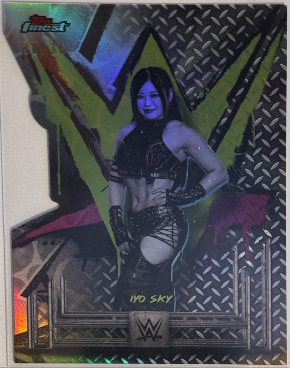 Iyo Sky [Die-Cut Refractor] #118