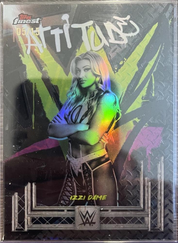 Izzi Dame [Black Refractor] #251